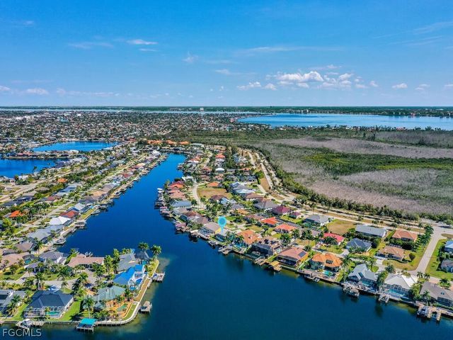 5747 SW 9th CT, Cape Coral, FL 33914