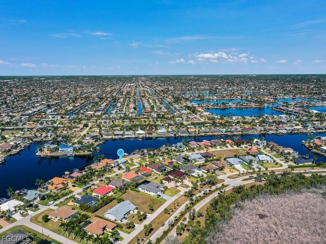 5747 SW 9th CT, Cape Coral, FL 33914