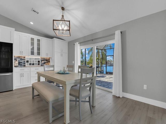 5747 SW 9th CT, Cape Coral, FL 33914