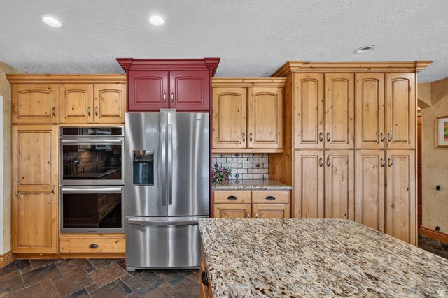 10703 S DIMPLE DELL DR, Sandy, UT 84092
