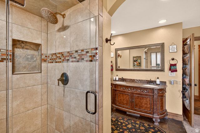 10703 S DIMPLE DELL DR, Sandy, UT 84092