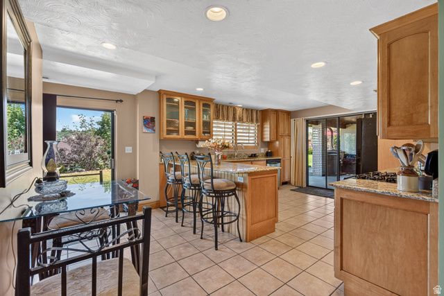10703 S DIMPLE DELL DR, Sandy, UT 84092