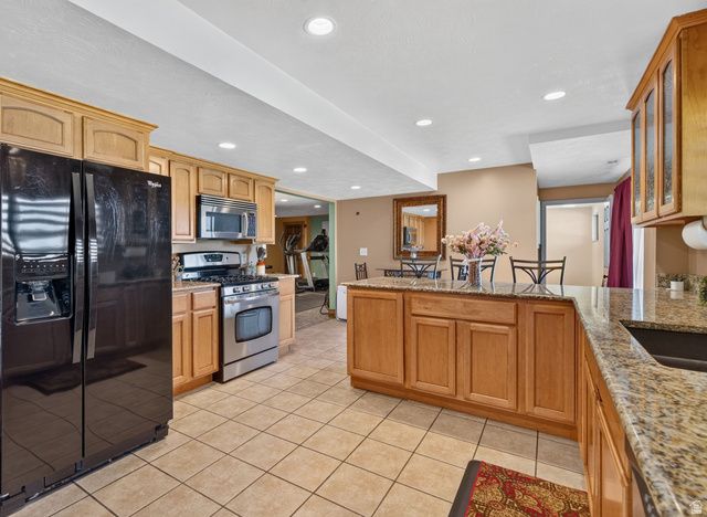 10703 S DIMPLE DELL DR, Sandy, UT 84092
