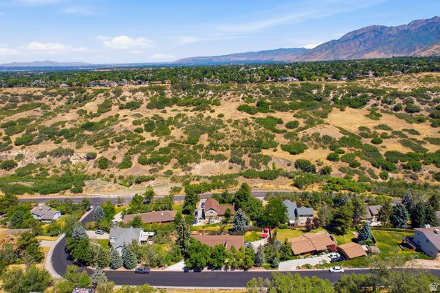 10703 S DIMPLE DELL DR, Sandy, UT 84092