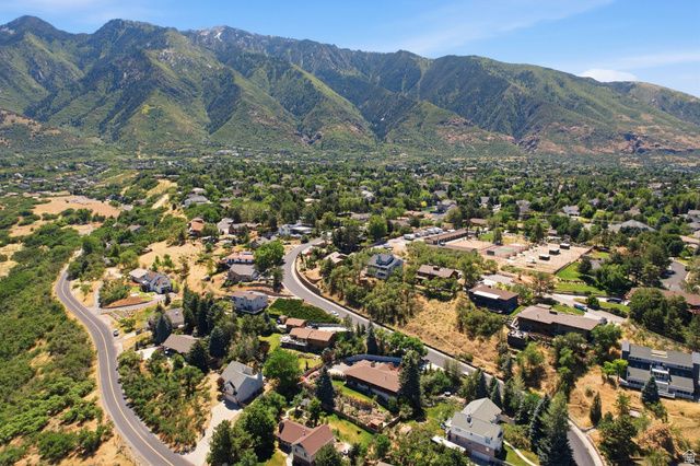 10703 S DIMPLE DELL DR, Sandy, UT 84092