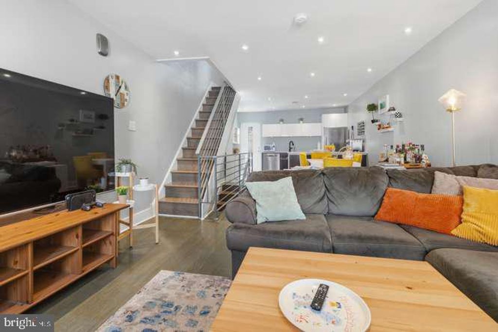 714 PIERCE ST, Philadelphia, PA 19148 — photo 5