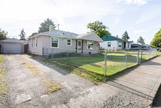 5715 N A St, Spokane, WA 99205
