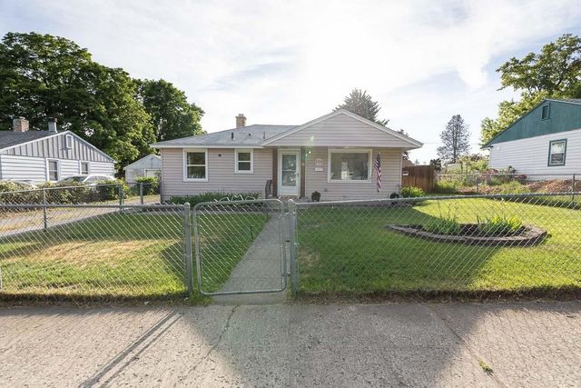 5715 N A St, Spokane, WA 99205