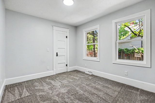 7 S 12th Street, Niles, MI 49120