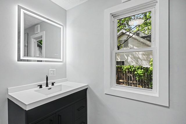 7 S 12th Street, Niles, MI 49120