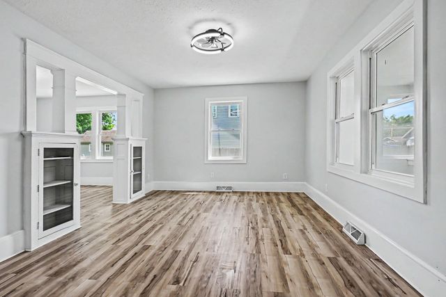7 S 12th Street, Niles, MI 49120