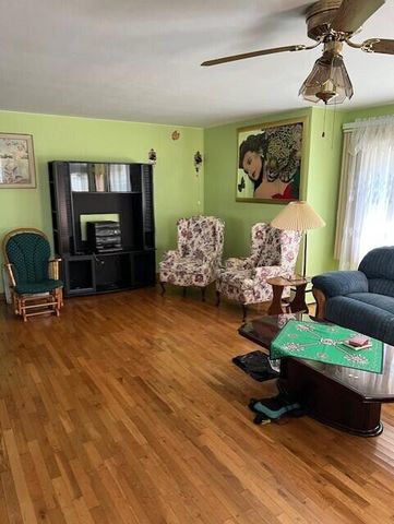 611 Broadmoor Avenue, Munster, IN 46321