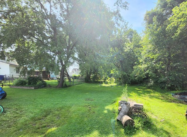 8 Park Avenue, Enfield, CT 06082