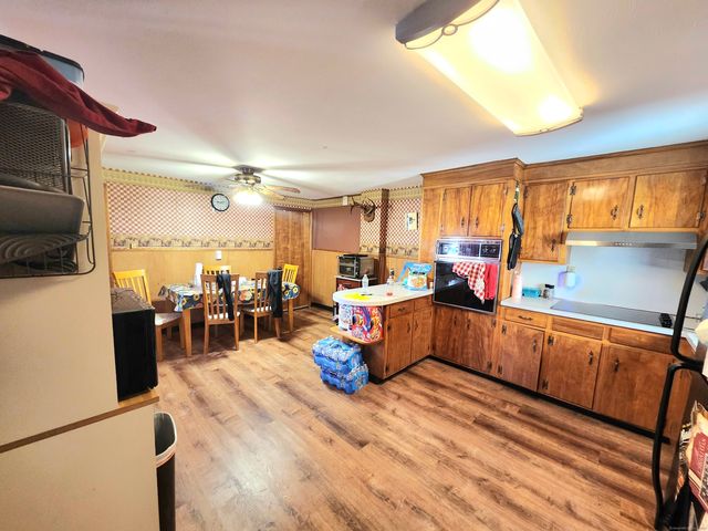 8 Park Avenue, Enfield, CT 06082