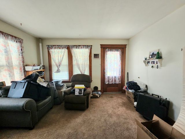 8 Park Avenue, Enfield, CT 06082