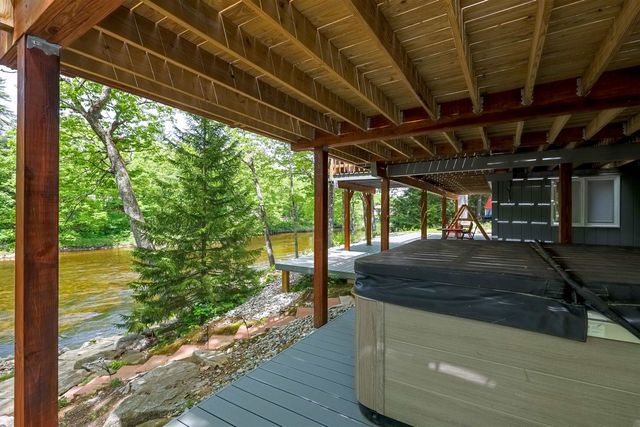 38 Canoe Run Road, Campton, NH 03223
