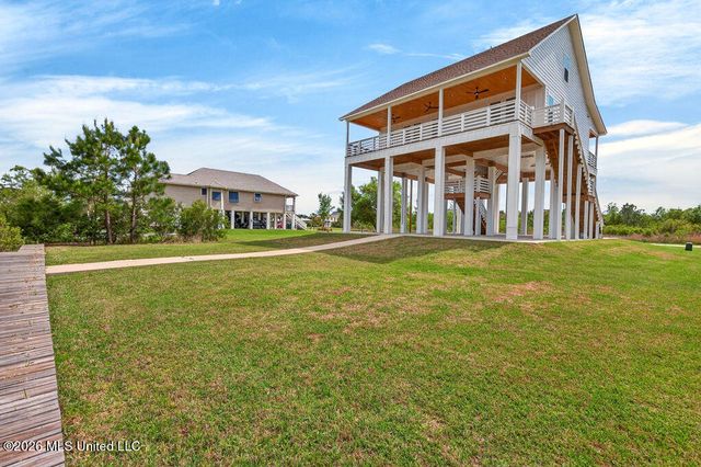 5089 Atlantis Drive, Bay Saint Louis, MS 39520