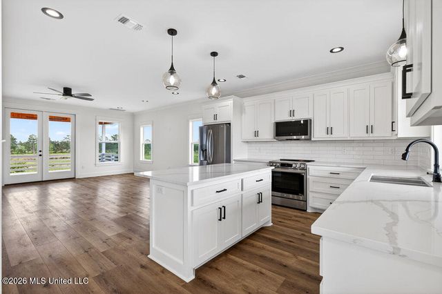 5089 Atlantis Drive, Bay Saint Louis, MS 39520
