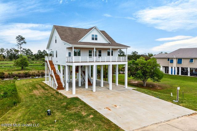 5089 Atlantis Drive, Bay Saint Louis, MS 39520