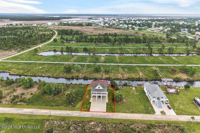 5089 Atlantis Drive, Bay Saint Louis, MS 39520