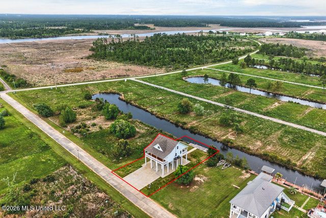 5089 Atlantis Drive, Bay Saint Louis, MS 39520