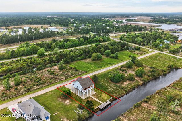 5089 Atlantis Drive, Bay Saint Louis, MS 39520