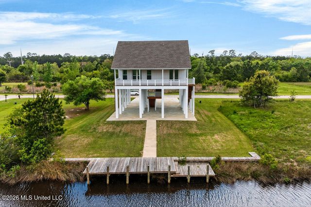 5089 Atlantis Drive, Bay Saint Louis, MS 39520