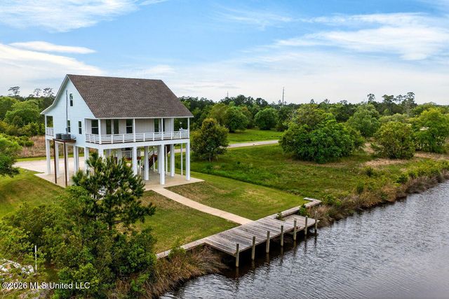 5089 Atlantis Drive, Bay Saint Louis, MS 39520