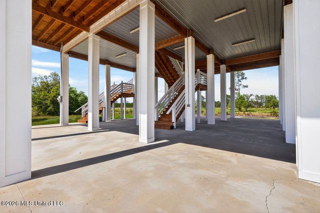 5089 Atlantis Drive, Bay Saint Louis, MS 39520