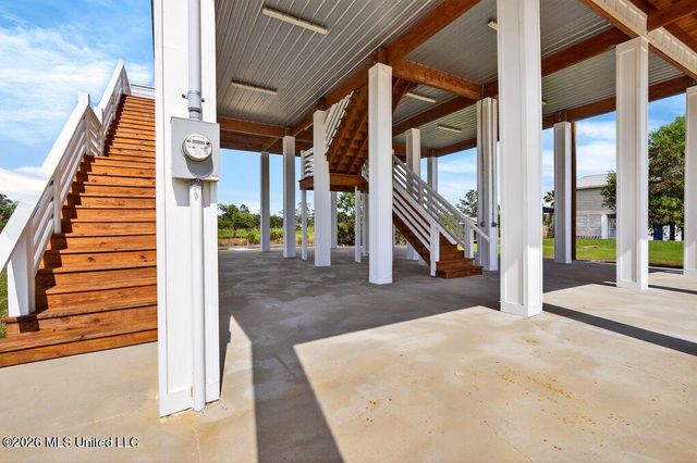 5089 Atlantis Drive, Bay Saint Louis, MS 39520