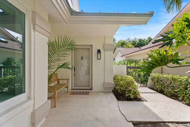 109 Harbourside Circle, Jupiter, FL 33477