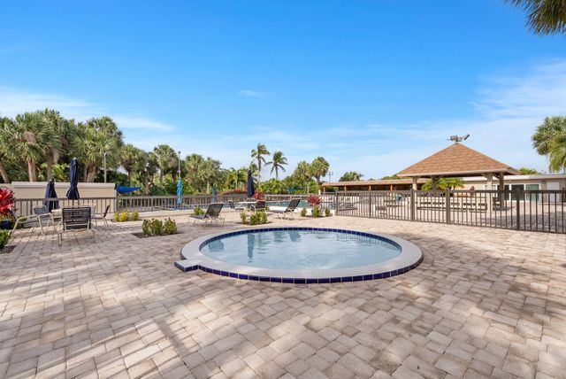 109 Harbourside Circle, Jupiter, FL 33477