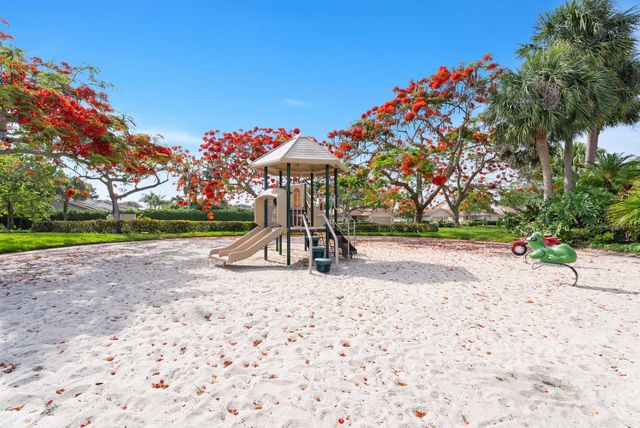 109 Harbourside Circle, Jupiter, FL 33477
