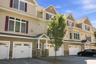 11 Manor Dr # C, Hooksett, NH 03106