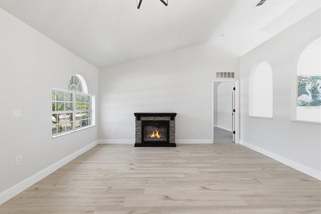 18063 PARROT ROAD, Weeki Wachee, FL 34614