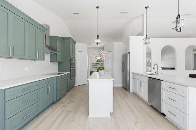 18063 PARROT ROAD, Weeki Wachee, FL 34614