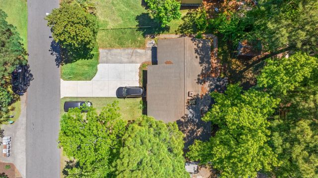 887 Pinner Pl., Myrtle Beach, SC 29577