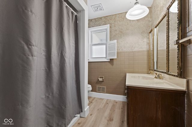 5566 N Drexel Avenue, Indianapolis, IN 46220