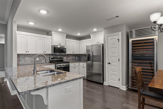 2005 W Chandler Avenue, Rogers, AR 72758