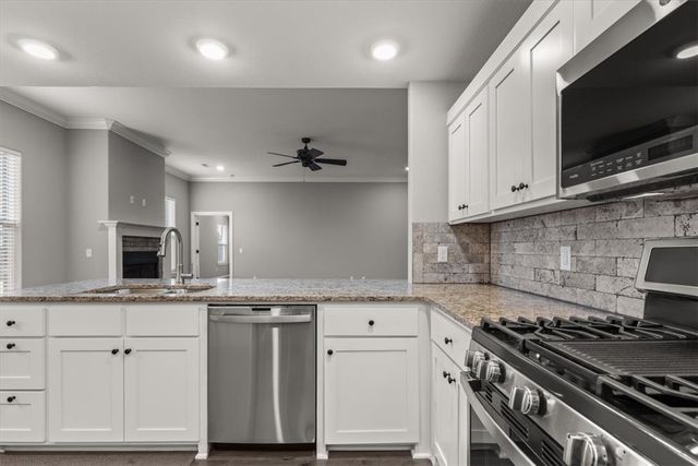 2005 W Chandler Avenue, Rogers, AR 72758