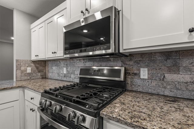 2005 W Chandler Avenue, Rogers, AR 72758