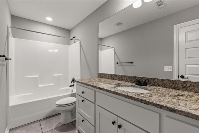 2005 W Chandler Avenue, Rogers, AR 72758