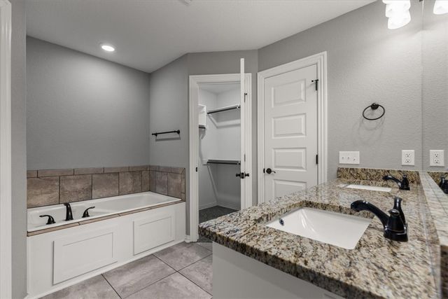2005 W Chandler Avenue, Rogers, AR 72758