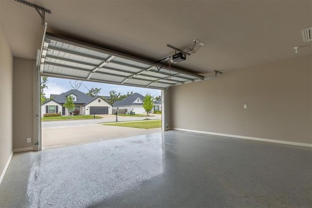 2005 W Chandler Avenue, Rogers, AR 72758