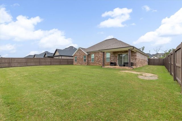 2005 W Chandler Avenue, Rogers, AR 72758