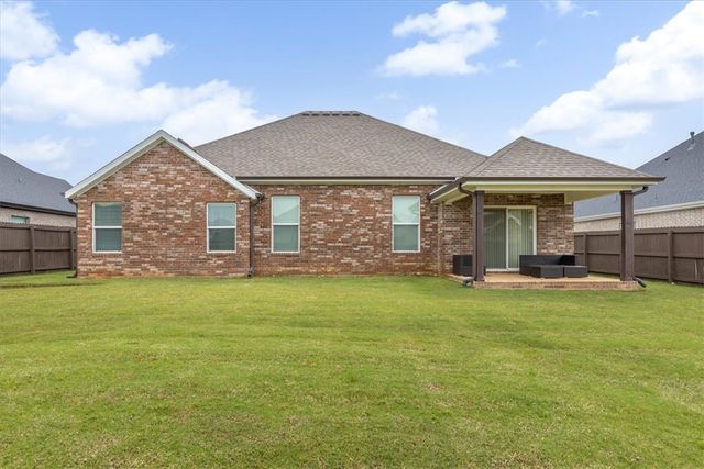 2005 W Chandler Avenue, Rogers, AR 72758