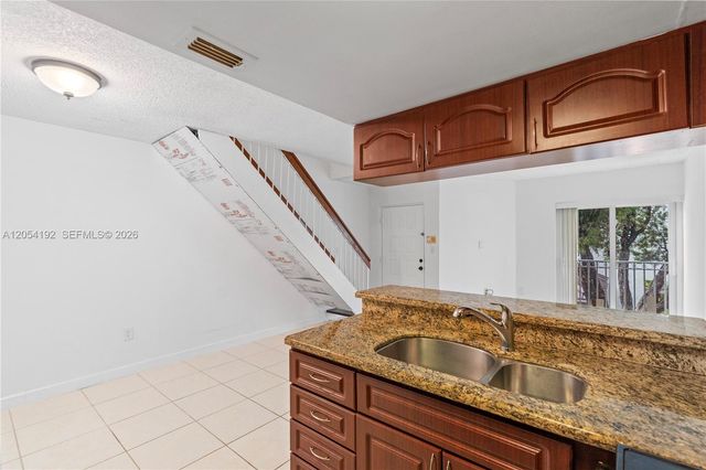 8585 NW 6th Lane 9208, Miami, FL 33126