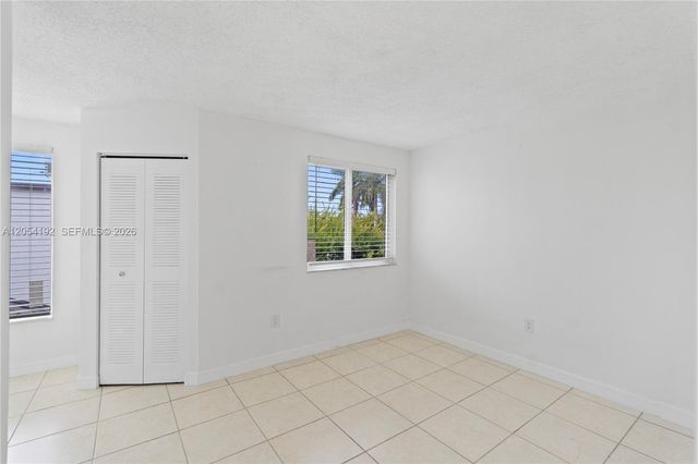 8585 NW 6th Lane 9208, Miami, FL 33126