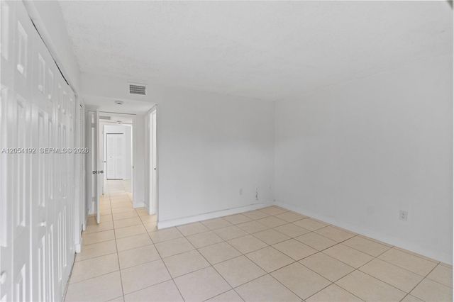 8585 NW 6th Lane 9208, Miami, FL 33126