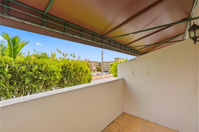 8585 NW 6th Lane 9208, Miami, FL 33126